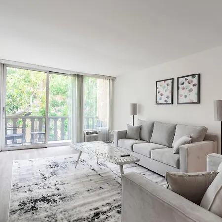 Luxury Apartment Weho Boys Town Med